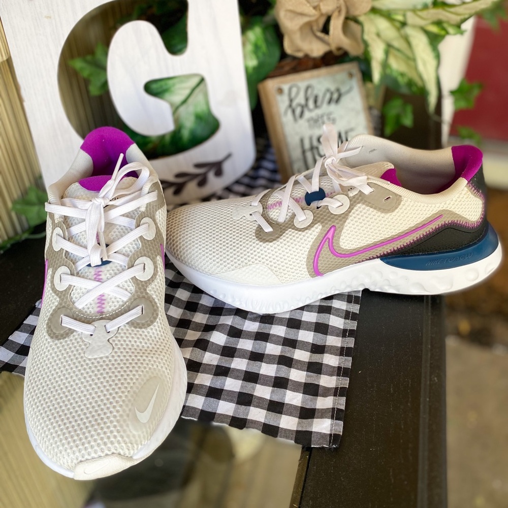 NIKE Renew Run (womens- size 11)